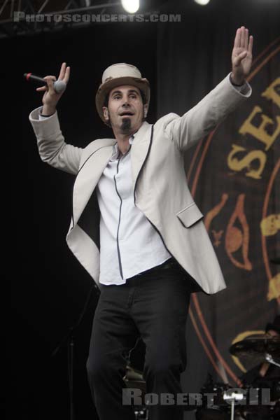 SERJ TANKIAN - 2008-08-28 - SAINT CLOUD - Domaine National - Grande Scene - 